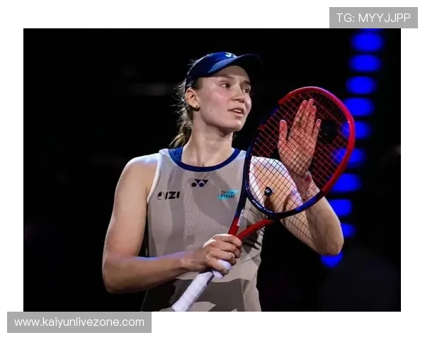 网球赛场新星崛起引关注大师赛激战瞬间回顾