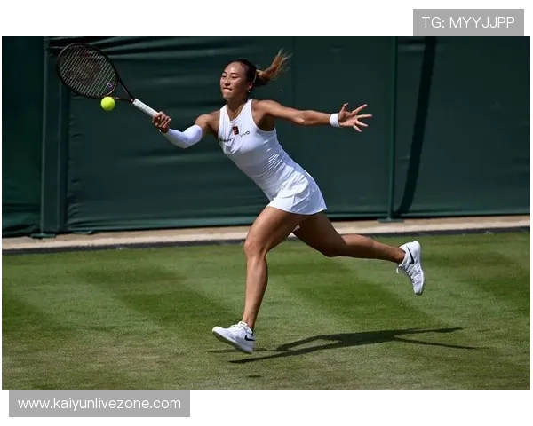 网球赛季最新动态揭晓顶尖选手激战精彩瞬间回顾